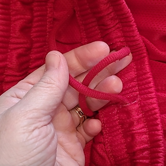 GA Bulldogs athletic shorts size Medium (12-14) - Picture 4 of 4